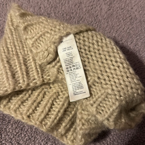 Forever 21 Set of 2 Ear Warmers EUC - Picture 4 of 7